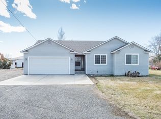 217205 E Game Farm Rd, Kennewick, WA 99337