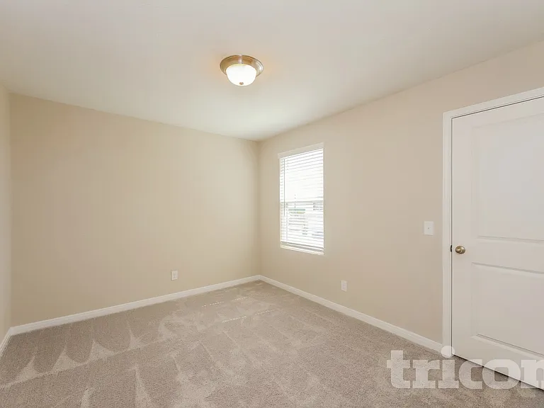 14616 Maple Ter — Photo 10
