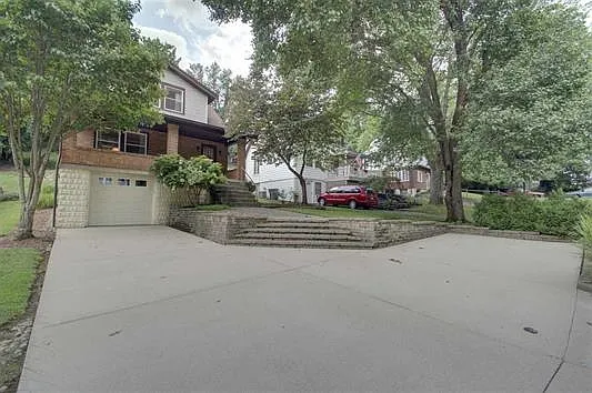 145 Burnet Rdg photo 1