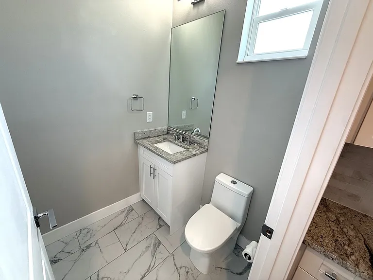 4910 W McElroy Ave #3 — Photo 7