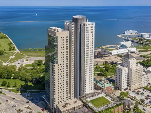 923 E Kilbourn AVENUE #1403, Milwaukee, WI 53202