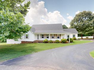 136 Eiffel Tower Ln, Paris, TN 38242