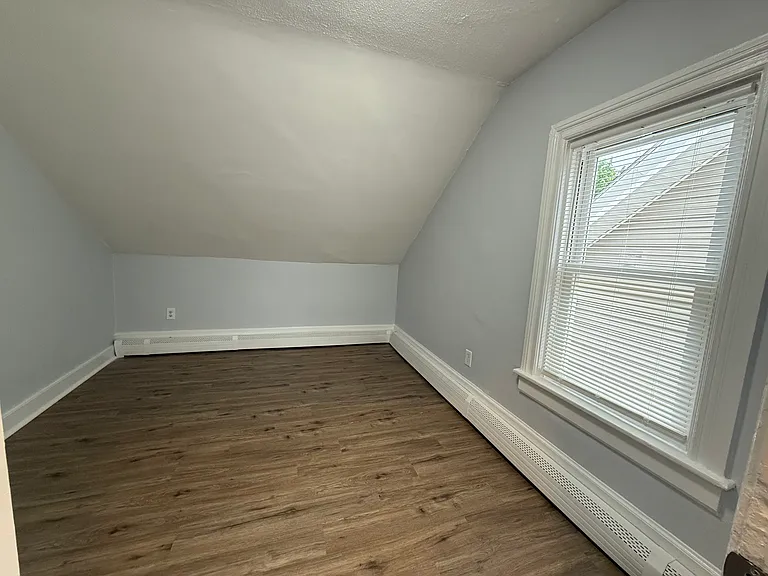 34 Amsterdam St #2R — Photo 10