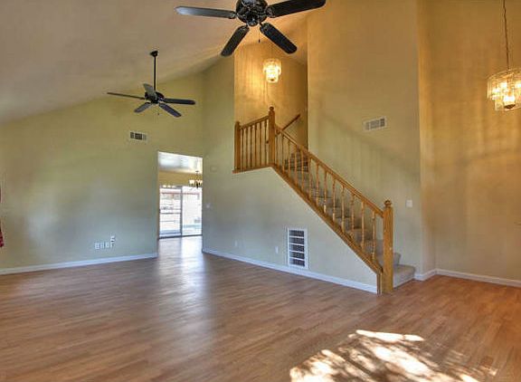 3rd image of 553 Cedarwood Ct
