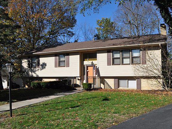 2nd image of 1285 Maywood Park