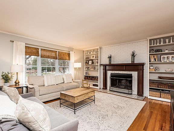 4th image of 7105 Gainesborough Dr