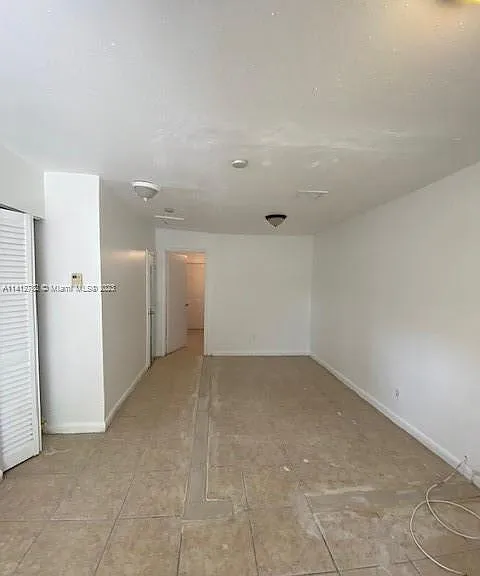 2012 NW 42nd St #R — Photo 6