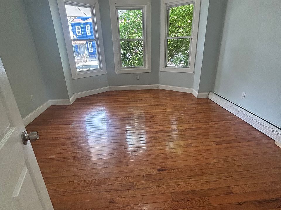 1st image of 41 N 18th St APT 1
