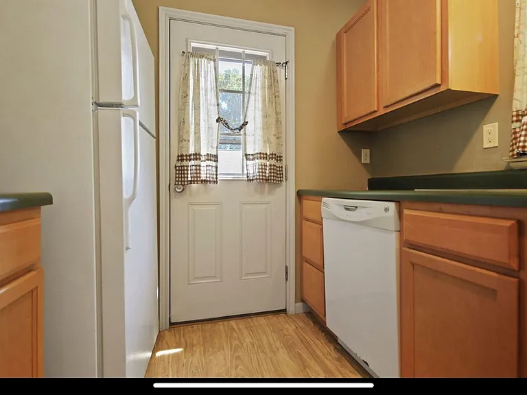 401 Hickman Ave — Photo 15