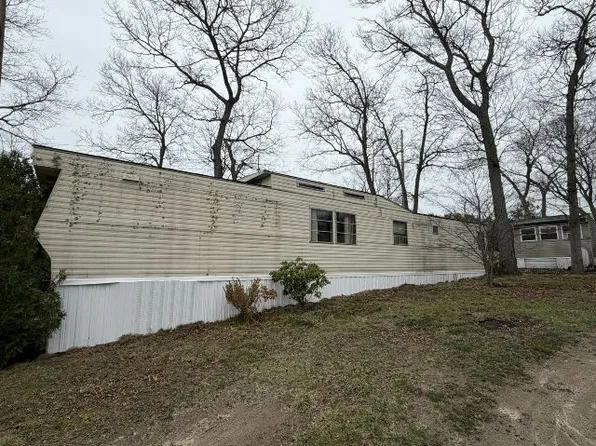 658 Sound Ave Unit F16, Calverton, NY 11933