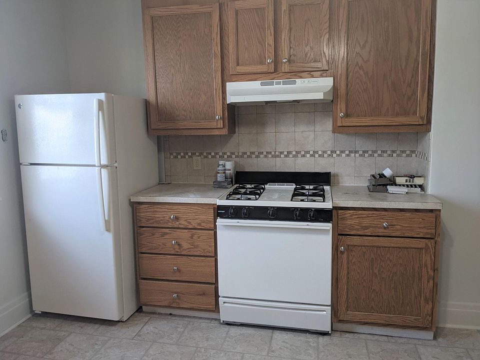 1st image of 91 Laverack Ave APT 2
