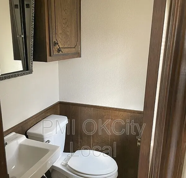 2325 N Redmond Ave — Photo 11