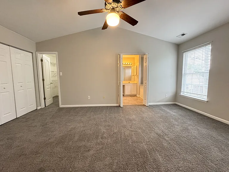 2309 Charing Cross Rd — Photo 24