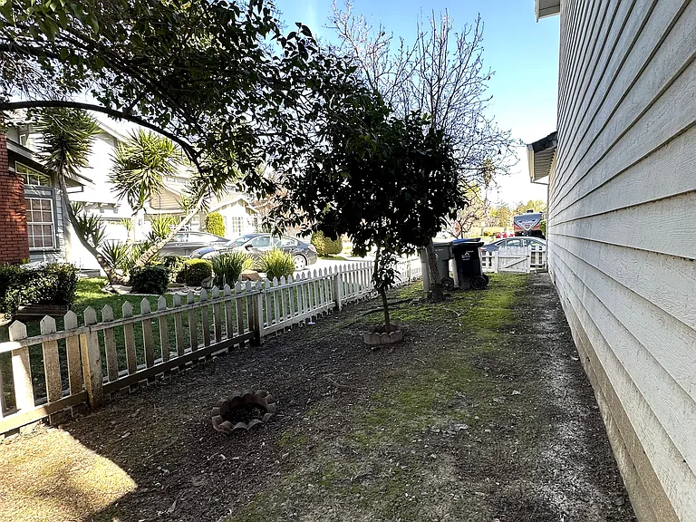 5469 Giuffrida Ct — Photo 16