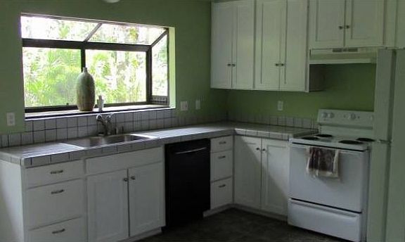 3rd image of 15-2732 Alamihi St