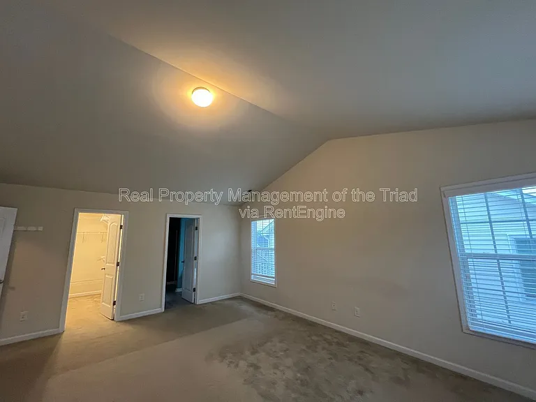 1950 Glenkirk Dr — Photo 24