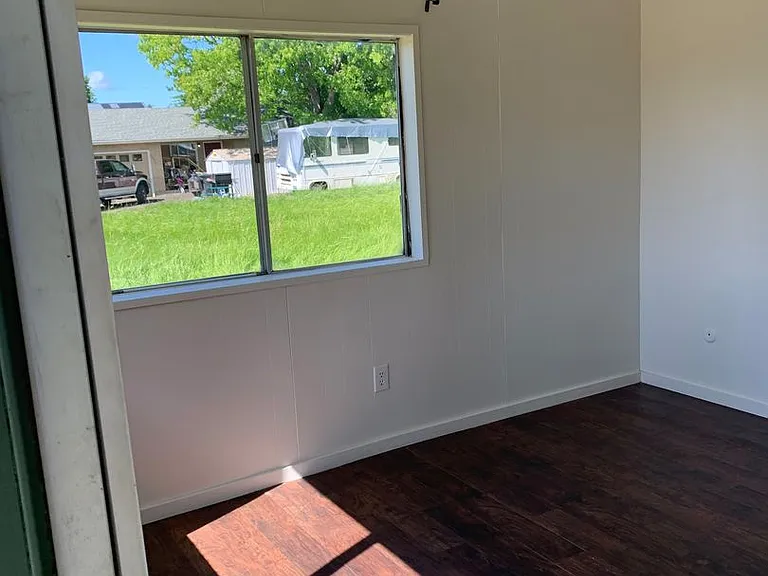 2425 SW Pickford St — Photo 5