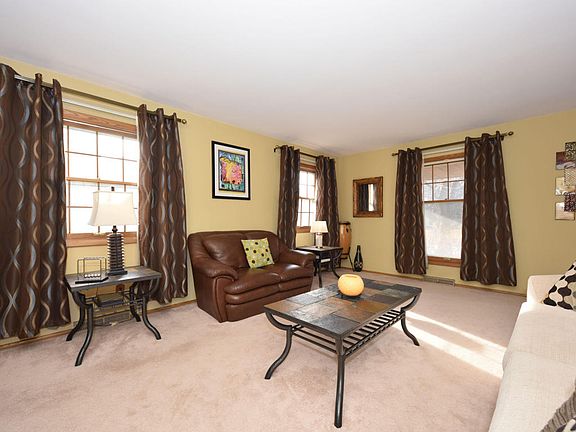 3rd image of 6970 N Park Manor Dr