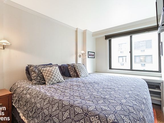 3rd image of 16 W 16th St APT 12HS