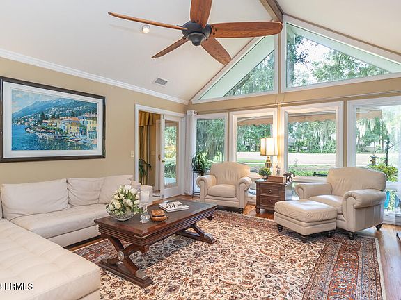 5th image of 13 Wax Myrtle Court