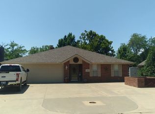 3602 Edgewater Dr, Enid, OK 73703