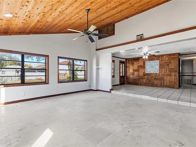 10301 Trail Ridge Ln — Photo 11