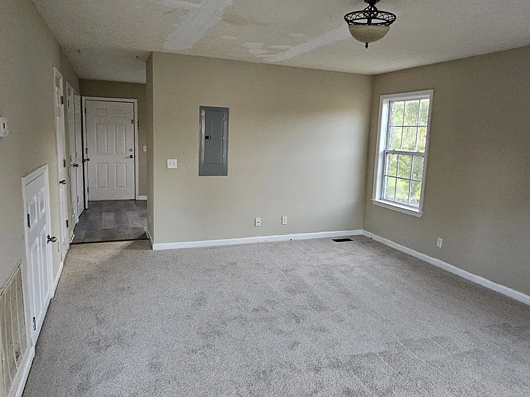 138 Fox Creek Ct — Photo 3