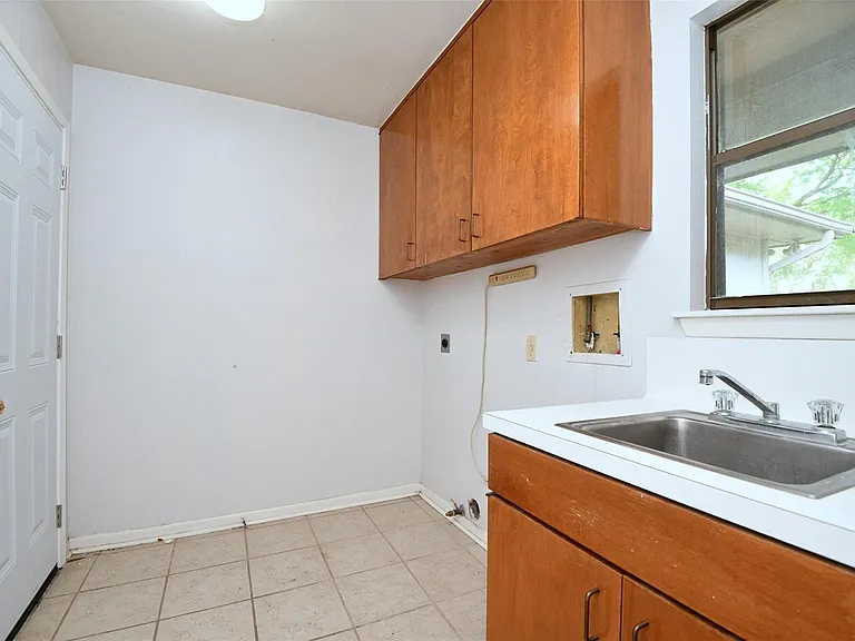 7718 Moondance Ln — Photo 27