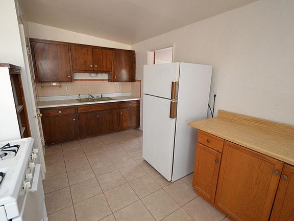3rd image of 18 E Susana St #40