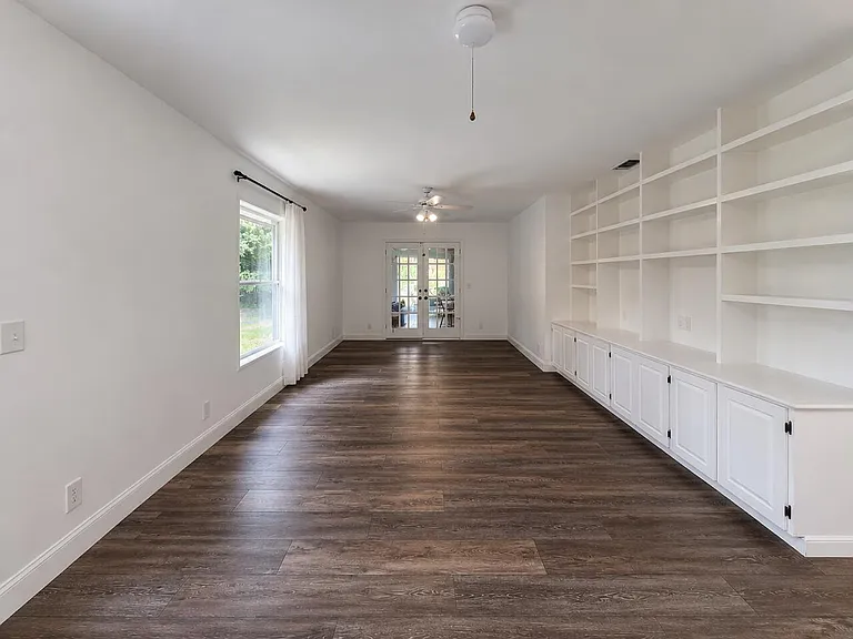 2393 Crawford Ct — Photo 11