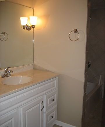 5th image of 6056 1/2 Parker St