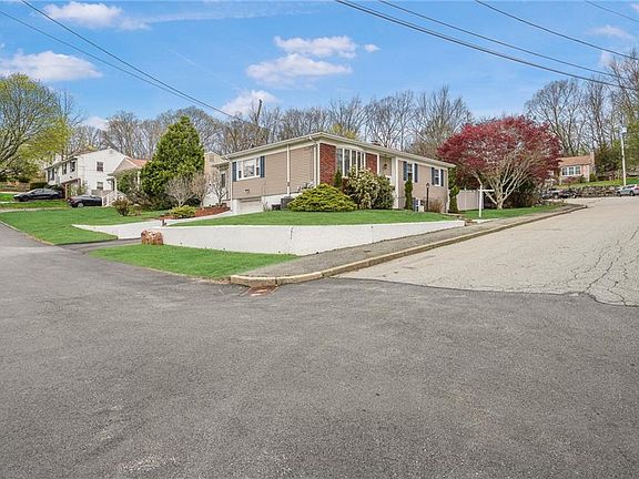 4th image of 6 Longmeadow Dr