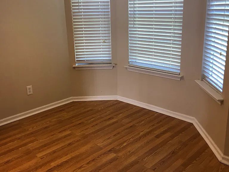 912 Elderberry Ln — Photo 10
