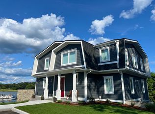 27 Dubois Dr, Mystic, CT 06355