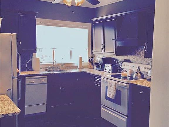 3rd image of 305-307 Marion St