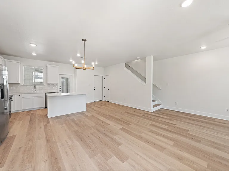 5811 S 31st St #602 — Photo 9