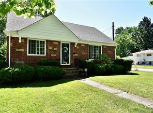 4149 W 220th St, Fairview Park, OH