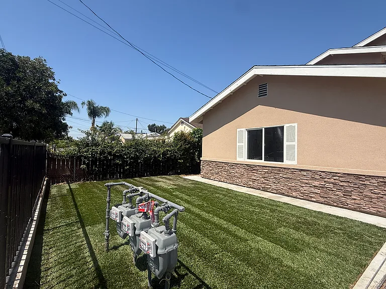 3047 Frazier St — Photo 11
