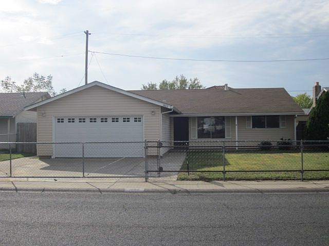 1st image of 1862 Fernwood Dr
