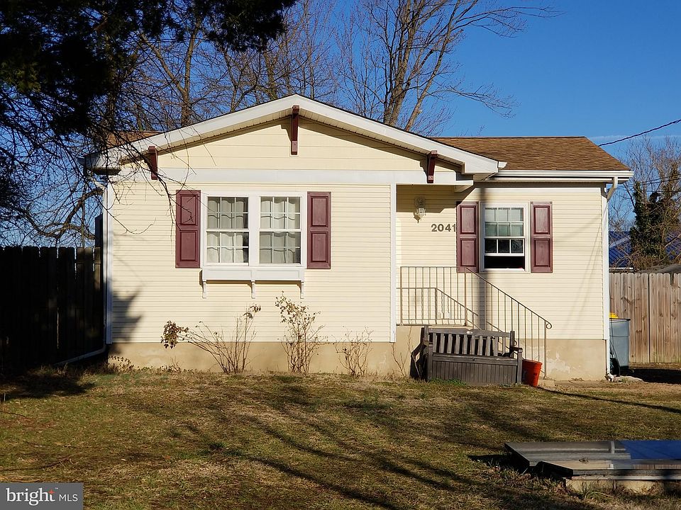 1st image of 2041 Parker Dr