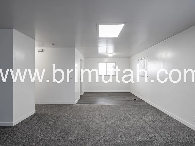 1877 E Osage Orange Ave #3 — Photo 2