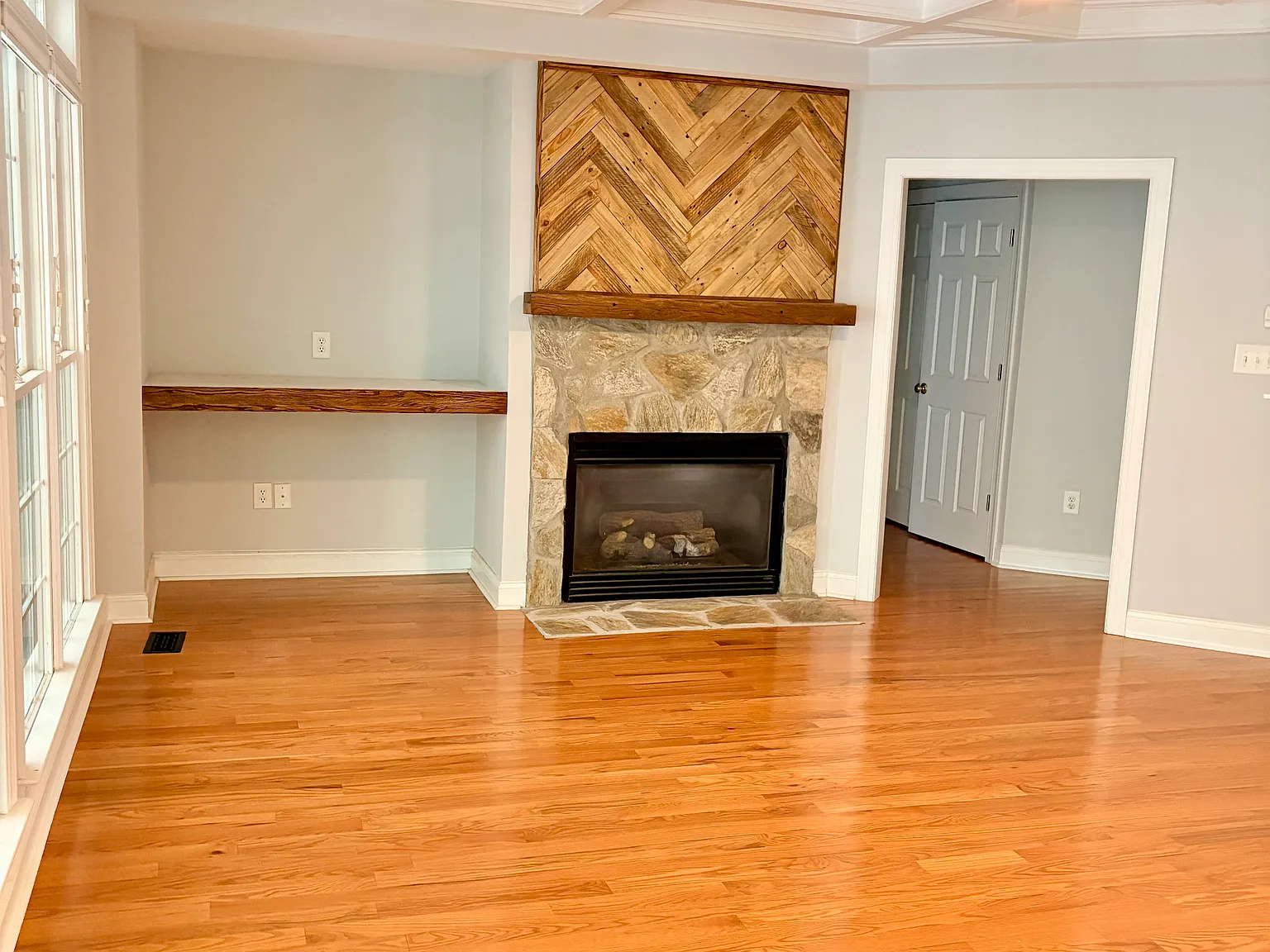 4 bed, 2767 sqft, $2,600 — Photo 4