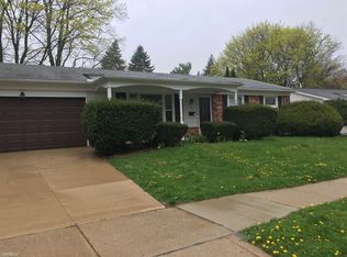 2147 Yorktown Dr, Ann Arbor, MI 48105