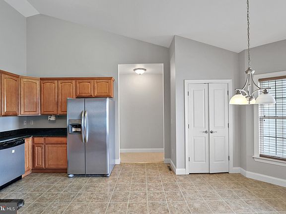 4th image of 169 Sedgewick Dr