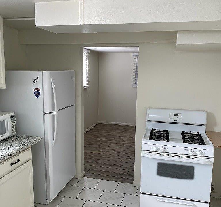 Kitchen/ gas stove