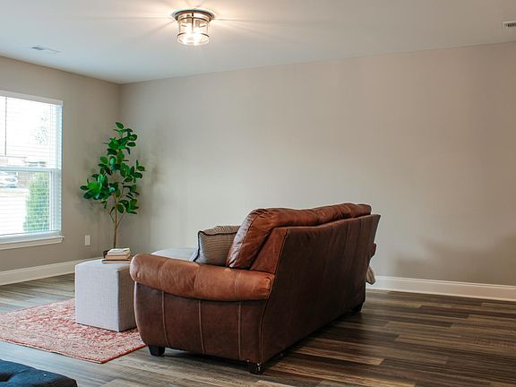4th image of 215 Chesley Dr #213/215