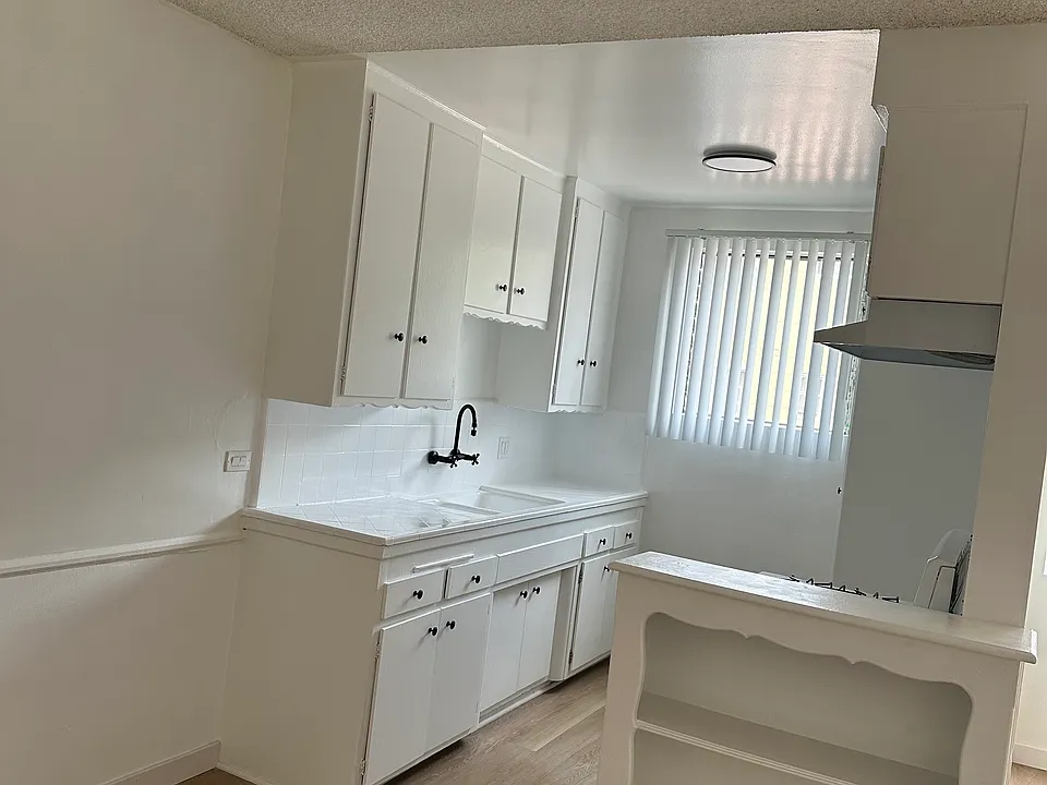 8126 Owensmouth Ave #8