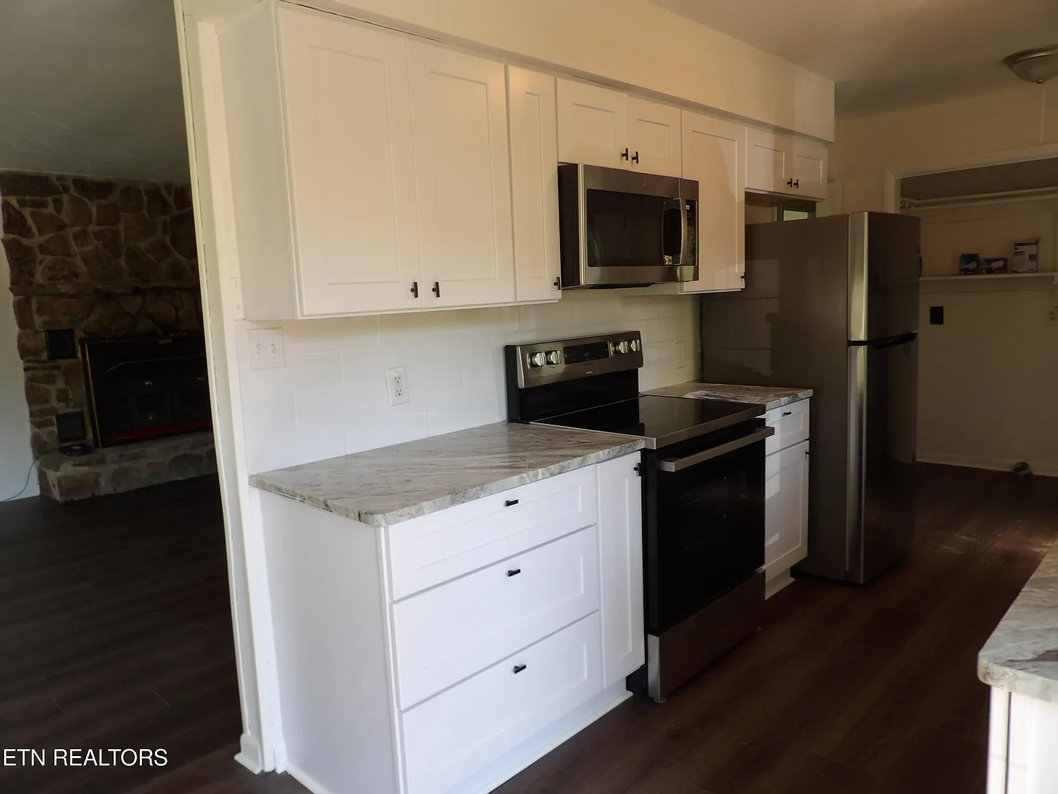 3 bed, 1200 sqft, $1,400 — Photo 4