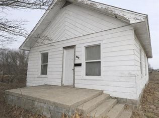 1001 N Poplar St, Centralia, IL 62801