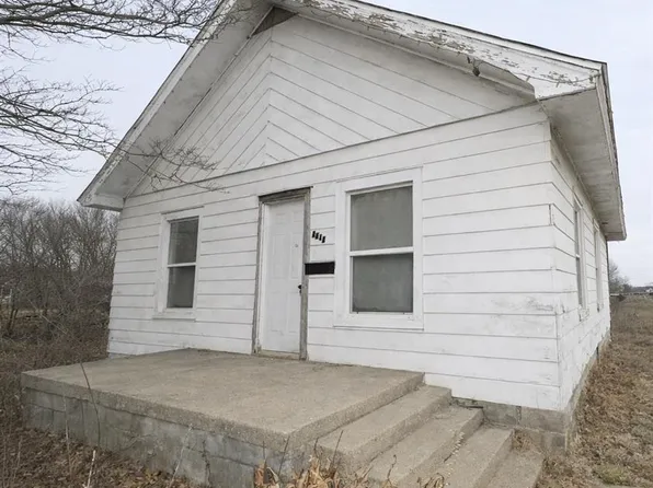 1001 N Poplar St, Centralia, IL 62801